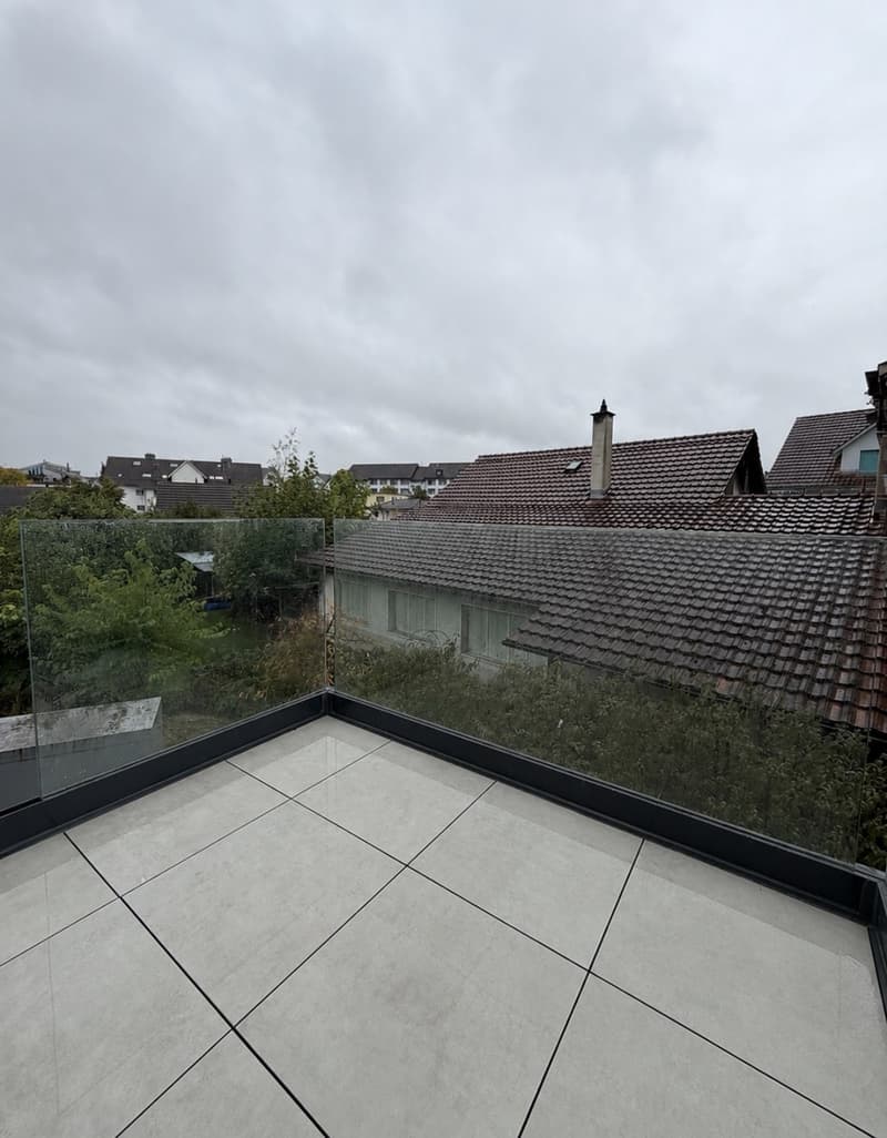 Moderne 2.5-Zimmer-Neubauwohnung mit grossem Balkon an zentraler Lage in Münchwilen TG (8)