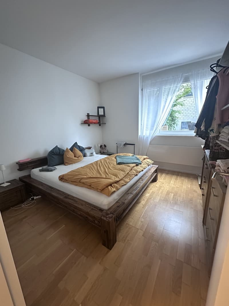 Helle 3.5-Zimmer-Wohnung mit Terrasse und Blick auf den Gütsch (5)