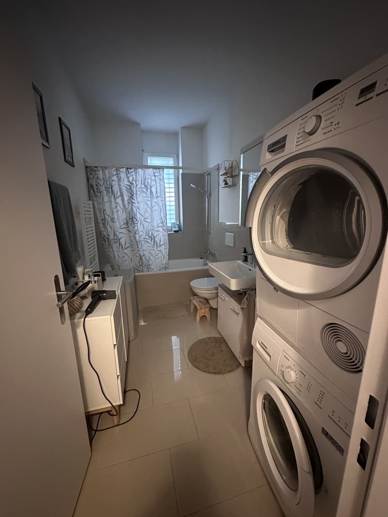 Helle 3.5-Zimmer-Wohnung mit Terrasse und Blick auf den Gütsch (7)