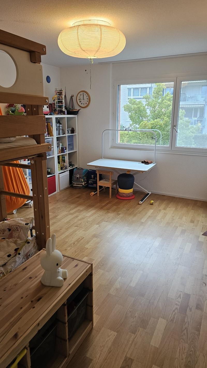Familienfreundliche 4,5 Zimmerwohnung (2)