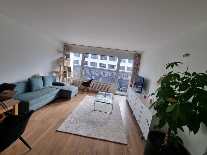 18 m² WG-Zimmer mit eigenem Balkon & eigenem Bad Kreuzlingen / Nähe Konstanz (5)