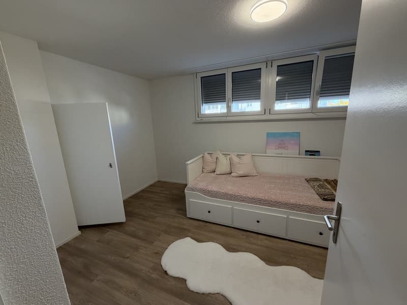 Schöne helle, 4- Zimmerwohnung zu Vermieten (5)