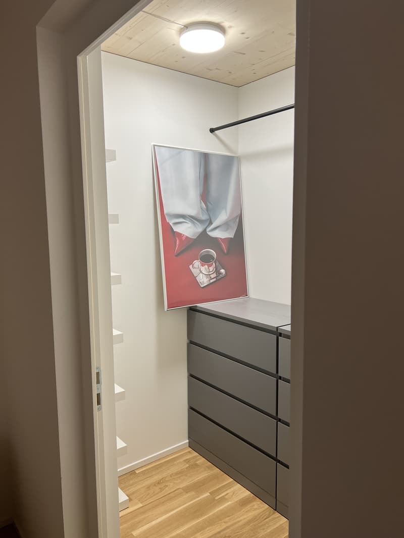 Grosszügiges neues WG-Zimmer an guter Lage (3)