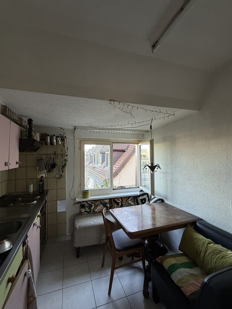 Room in shared flat November 1-31 OR ALSO 18th - Dec 6 (6)