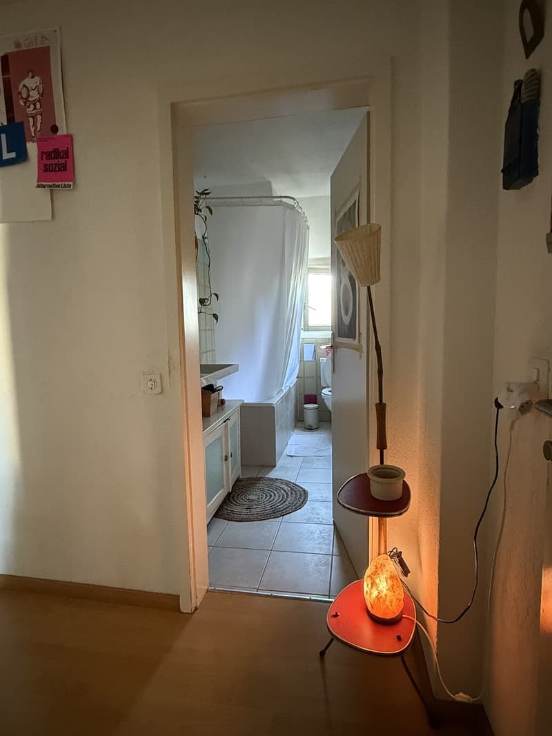 Room in shared flat November 1-31 OR ALSO 18th - Dec 6 (4)