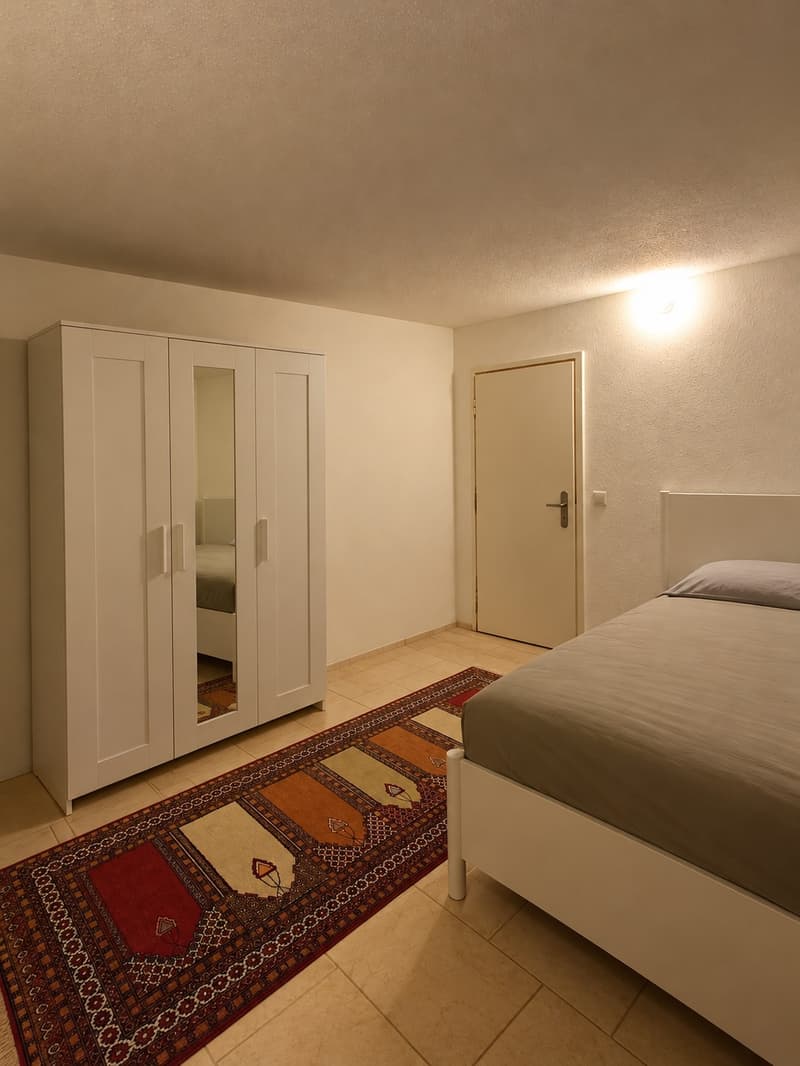 WG Zimmer + Balkon im Steuerparadies (2)