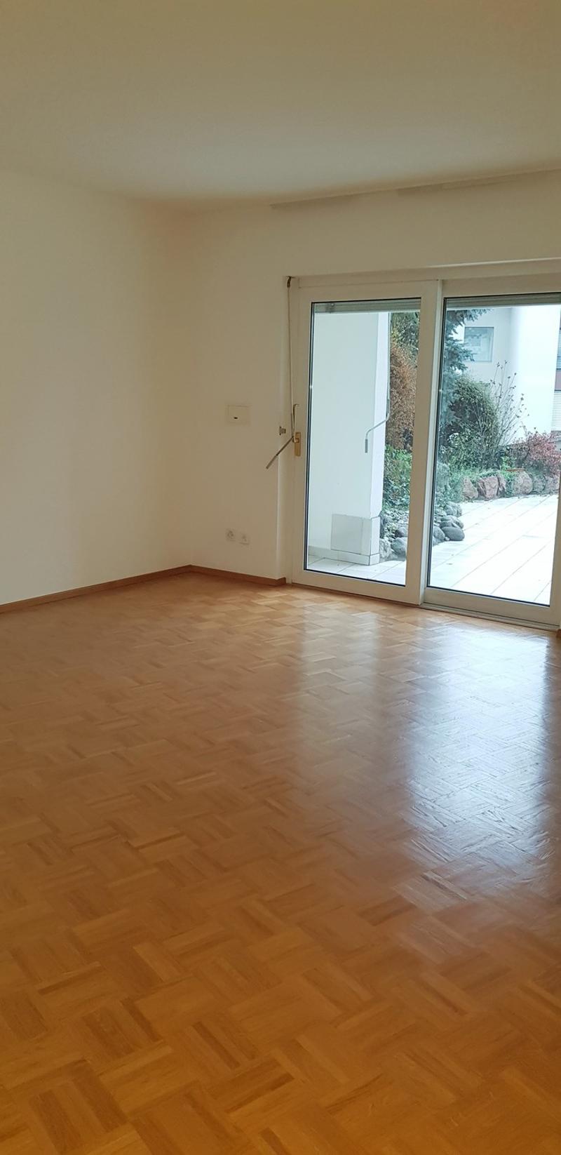 Subentrante cercasi Luminoso 4.5 locali con giardino a Sorengo (Lugano) (3)