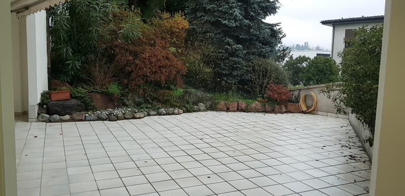 Subentrante cercasi Luminoso 4.5 locali con giardino a Sorengo (Lugano) (2)