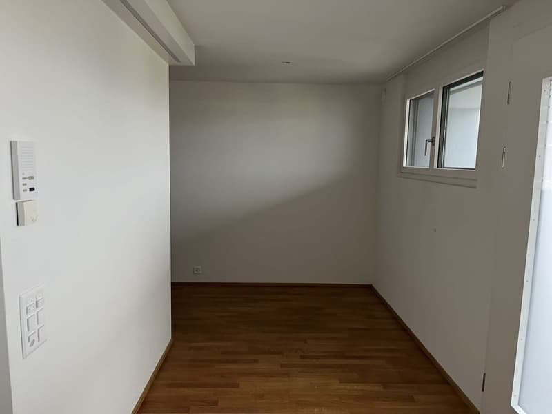 Grosszügiges 1.5-Zimmer-Studio (77.5 m²) mit Loggia nur 5 Min. zum Bahnhof (3)