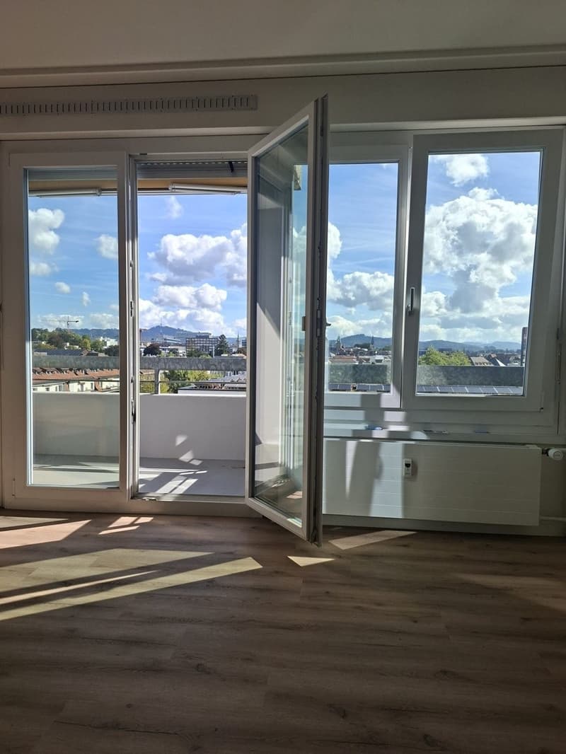 Frisch renovierte, helle 2-Zimmerwohnung im 7. Stock mit Weitblick über Bern (6)