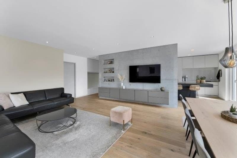 WG-Zimmer mit eigenem Bad in Attikawohnung mit Dachterrasse (1)