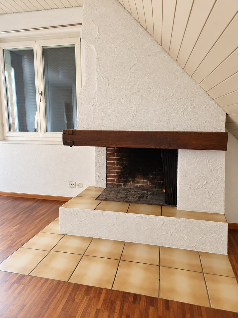 Charmante 5.5-Zimmer-Maisonette mit Cheminée und Balkon in Rorbas (12)