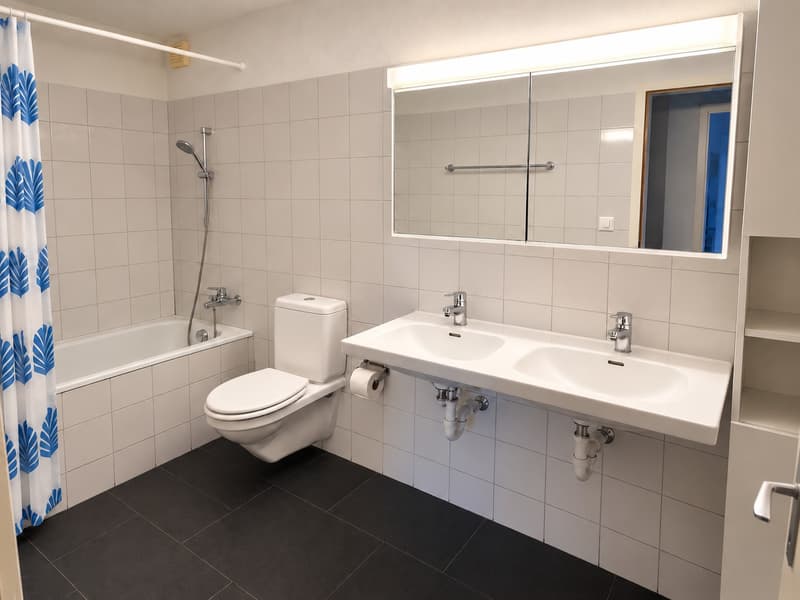 Charmante 5.5-Zimmer-Maisonette mit Cheminée und Balkon in Rorbas (7)