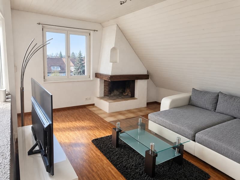 Charmante 5.5-Zimmer-Maisonette mit Cheminée und Balkon in Rorbas (13)