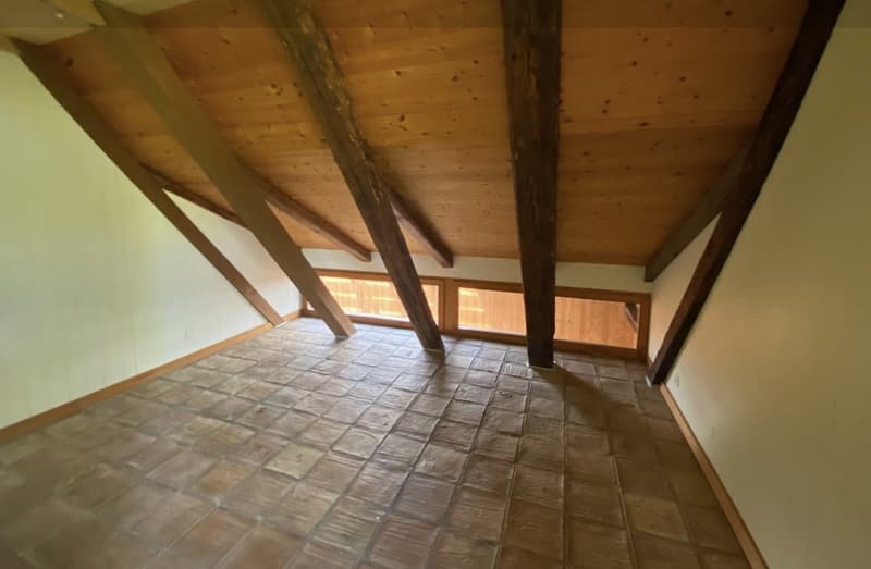 Charmante 3.5-Zimmer-Wohnung mit Galerie und grossem Garten (4)