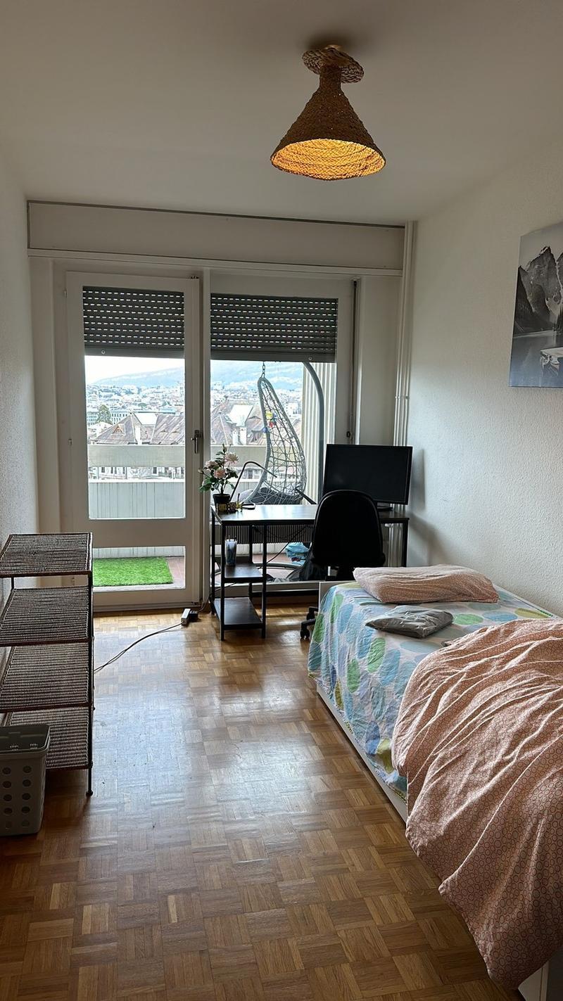 Bright furnished room with balcony & view, Dec to Mar, all bills included (3)