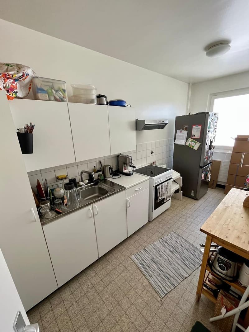 Bright furnished room with balcony & view, Dec to Mar, all bills included (7)
