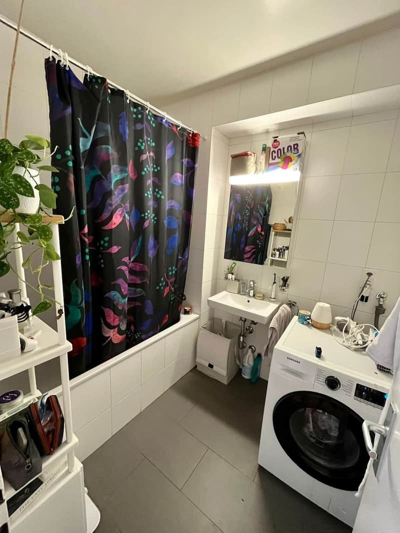 Bright furnished room with balcony & view, Dec to Mar, all bills included (8)