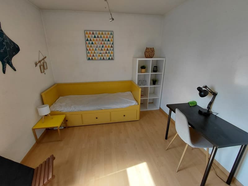 Chambre meublée (1)