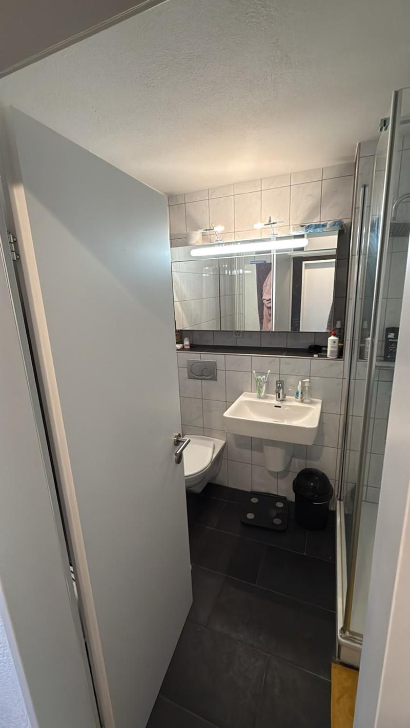 Helle und moderne 2.5-Zimmer-Wohnung mit Wintergarten an ruhiger Lage (6)