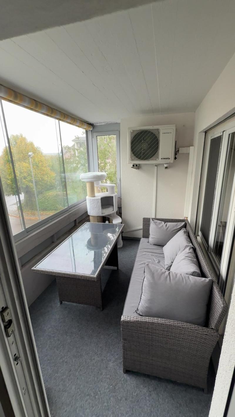 Helle und moderne 2.5-Zimmer-Wohnung mit Wintergarten an ruhiger Lage (13)