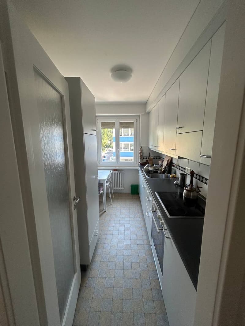 Helle 2-Zimmer-Wohnung mit Balkon nahe Inselspital, Nachmieter/in gesucht (2)