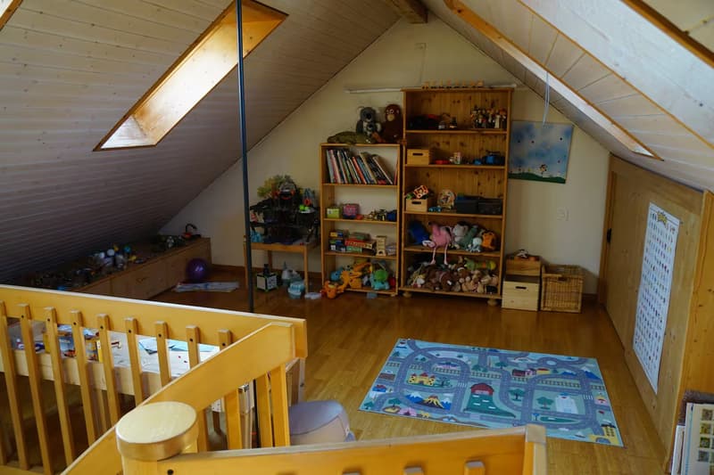 Wir haben es als Spielecke genutzt. Eignet sich aber auch wunderbar als Schlafbereich und im Zimmer unten dann zB das Büro o.Ä