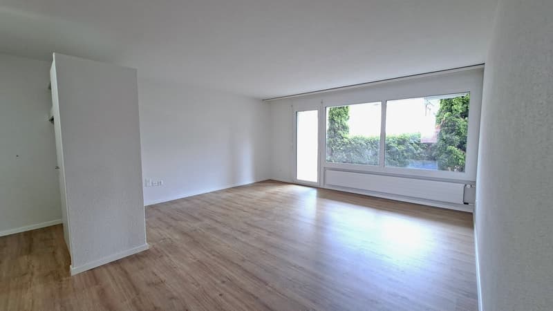 Emménager et se sentir chez soi - appartement de jardin de 4,5 pièces complètement rénové (2)