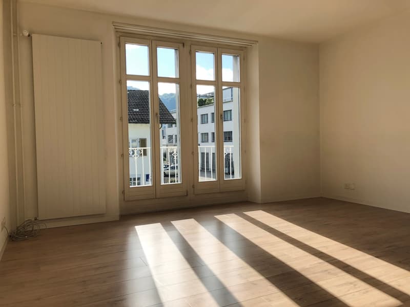 4.5 Zi-Wohnung im 1. OG direkt am Bahnhof (2)