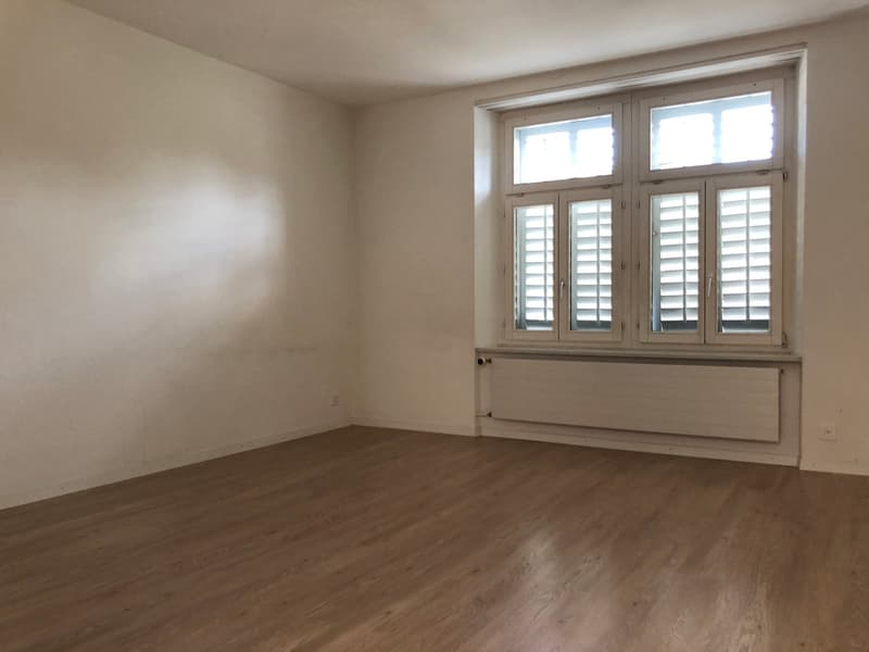 4.5 Zi-Wohnung im 1. OG direkt am Bahnhof (5)