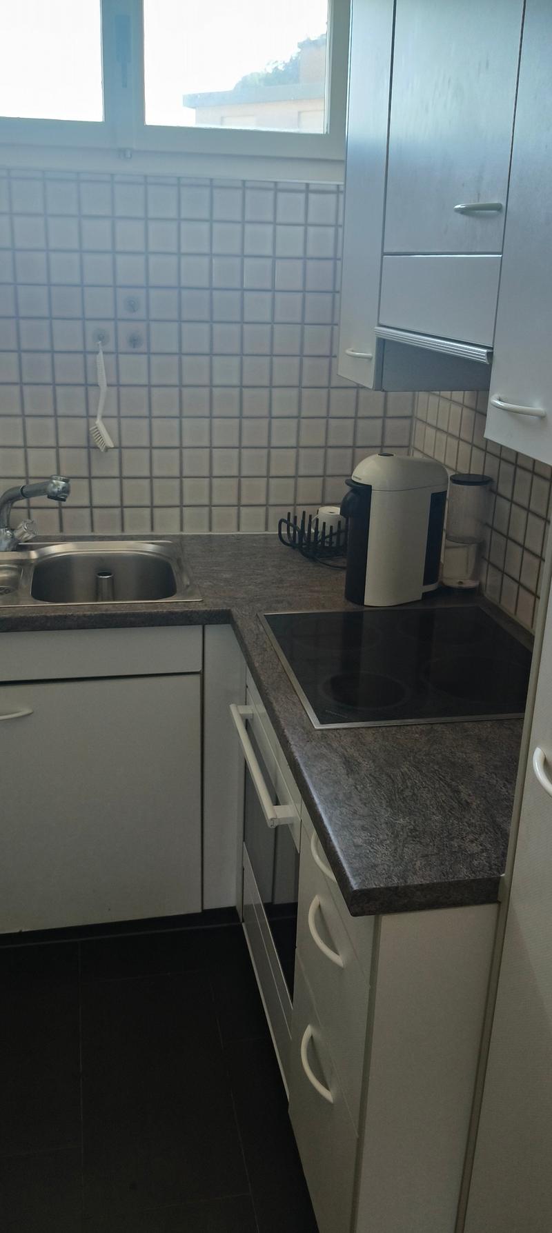 Charming 2-room attic apartment with balcony in Stansstad (7)