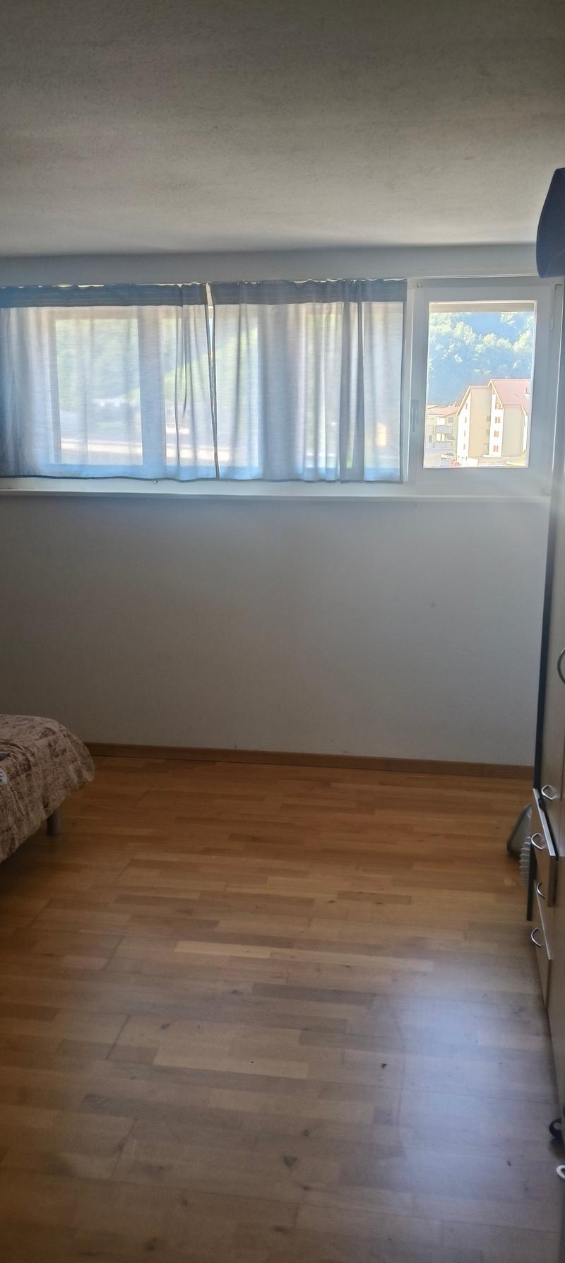 Charming 2-room attic apartment with balcony in Stansstad (2)