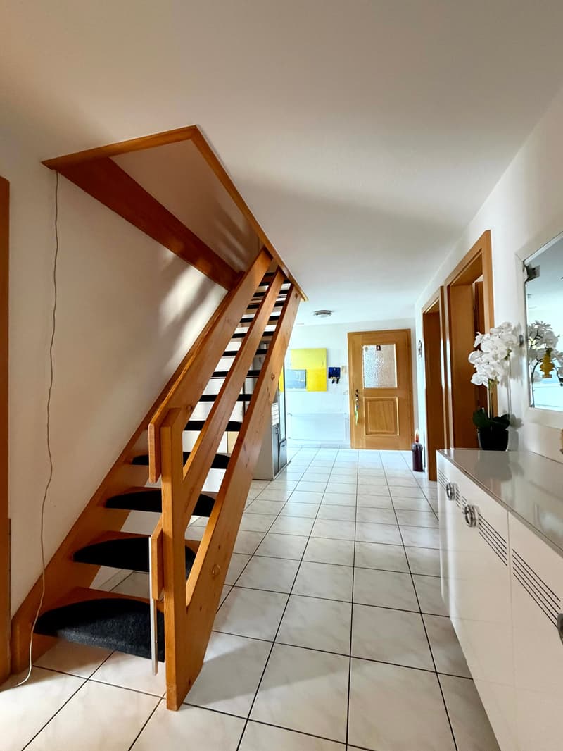 Casa a due famiglie con possibilità di utilizzo polivalenti a Triengen (7)