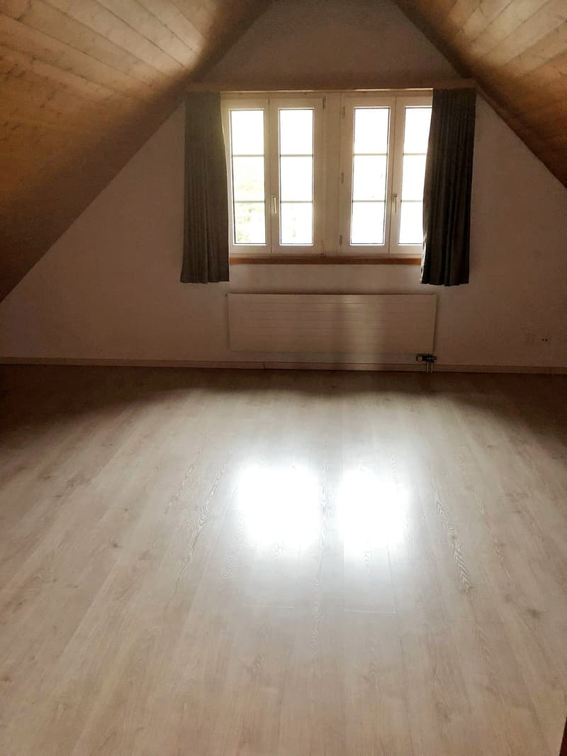 Gemütliche 2.5-Zi-Dachwohnung im Zentrum von Triengen (4)