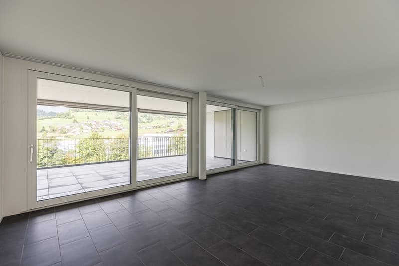 Wohnbereich_mit_Balkon.jpg