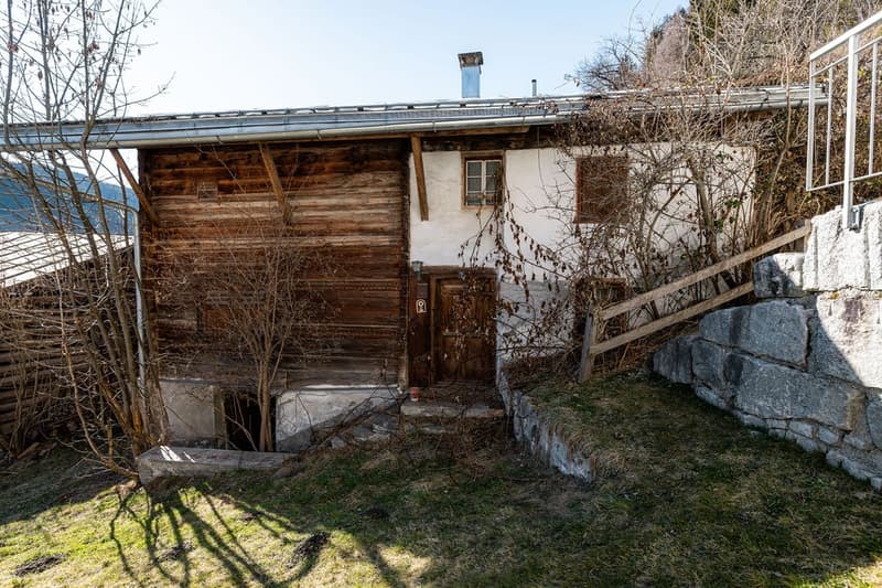 Terrain à bâtir avec propriété immobilière ancienne (4)