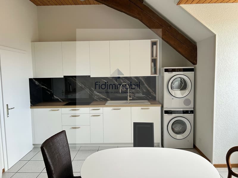 Beautiful partially renovated apartment in a village house (1)