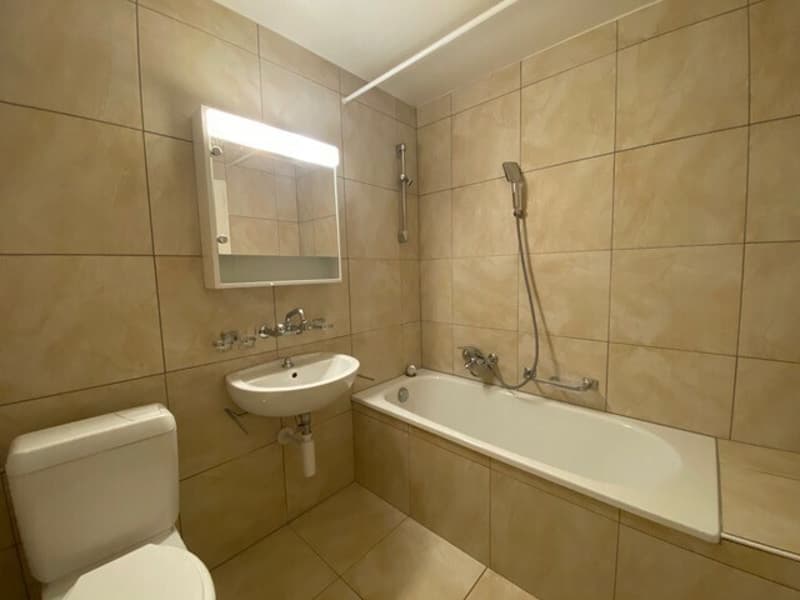 In quiet neighborhood, 3.5 rooms, Vieux-Patriotes 48, La Chaux-de-Fonds (8)