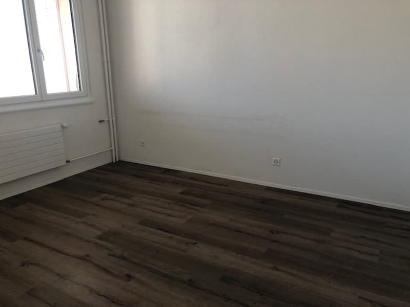 For rent, 2.5 rooms, Combe-Grieurin 37b, La Chaux-de-Fonds (5)