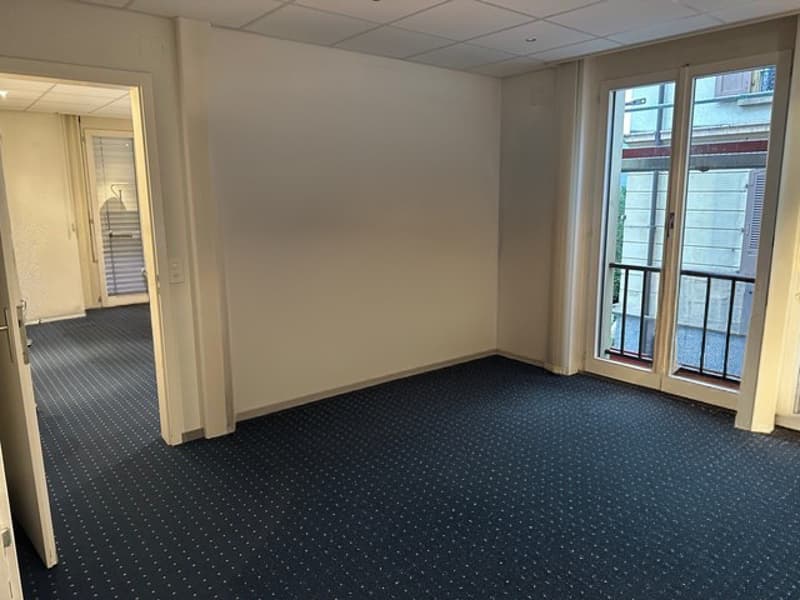 Commercial space of 266 m2 for sale in the city center (12)