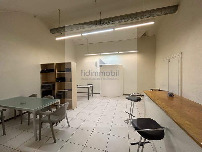 Locale commerciale in centro città (4)