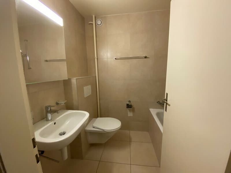 3 rooms with balcony, Fritz-Courvoisier 24, La Chaux-de-Fonds (6)