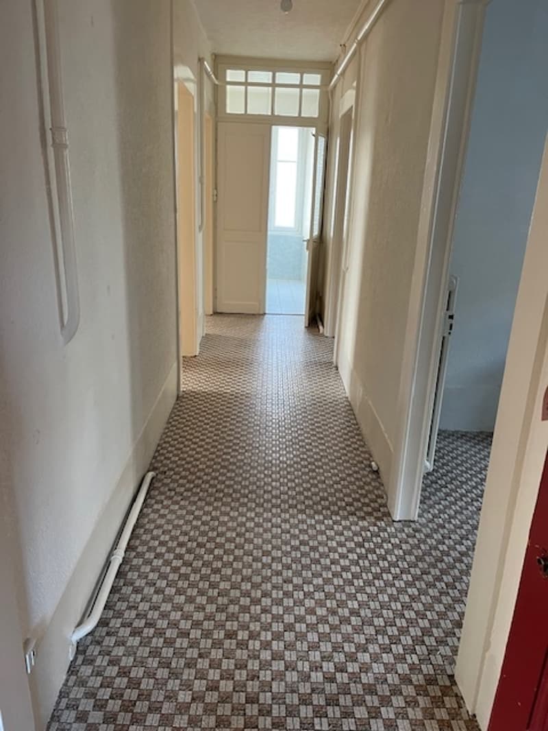 Four-room apartment on the first floor (5)