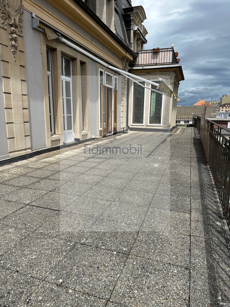 Un appartamento di carattere nel cuore di La Chaux-de-Fonds (2)