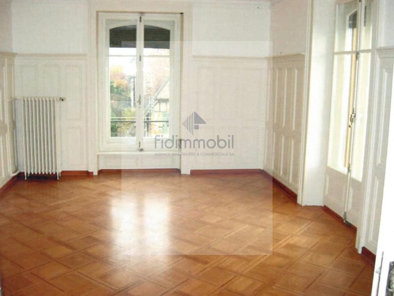 In una villa del principio del XX secolo, bel appartamento con fascino. (6)