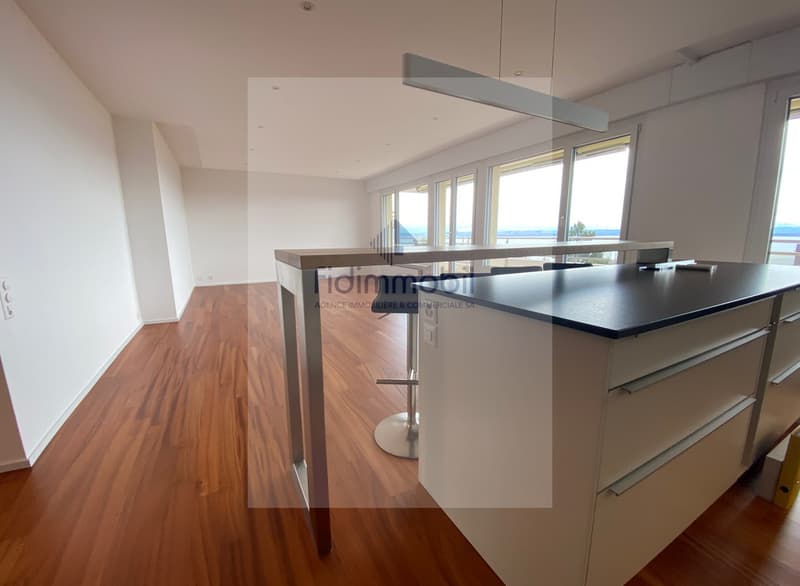 Appartamento completamente ristrutturato con vista mozzafiato sul lago (3)