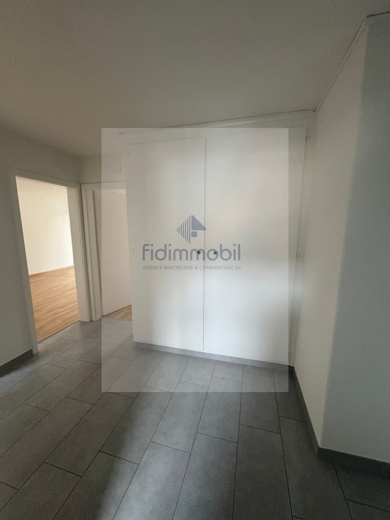 Three-room apartment on the first floor (4)