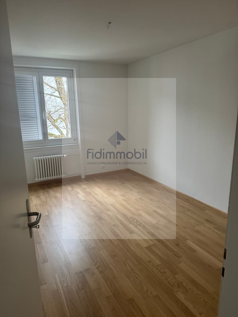 Three-room apartment on the first floor (6)