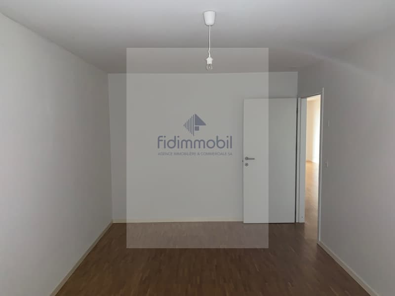 PRÄCHTIGES APPARTEMENT NAHE BEI ALLEN VERKAUFSTELLEN (6)