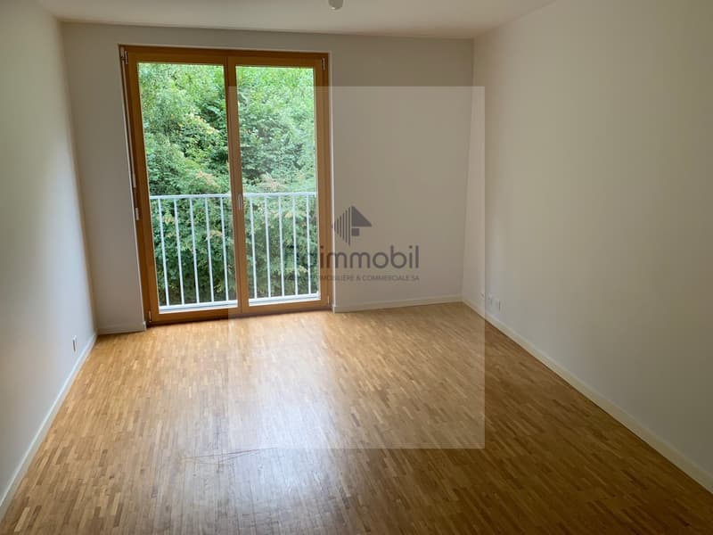 PRÄCHTIGES APPARTEMENT NAHE BEI ALLEN VERKAUFSTELLEN (3)